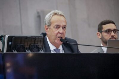 Alepe aprova por unanimidade reajuste de 5,4% para professores e profissionais da educação estadual