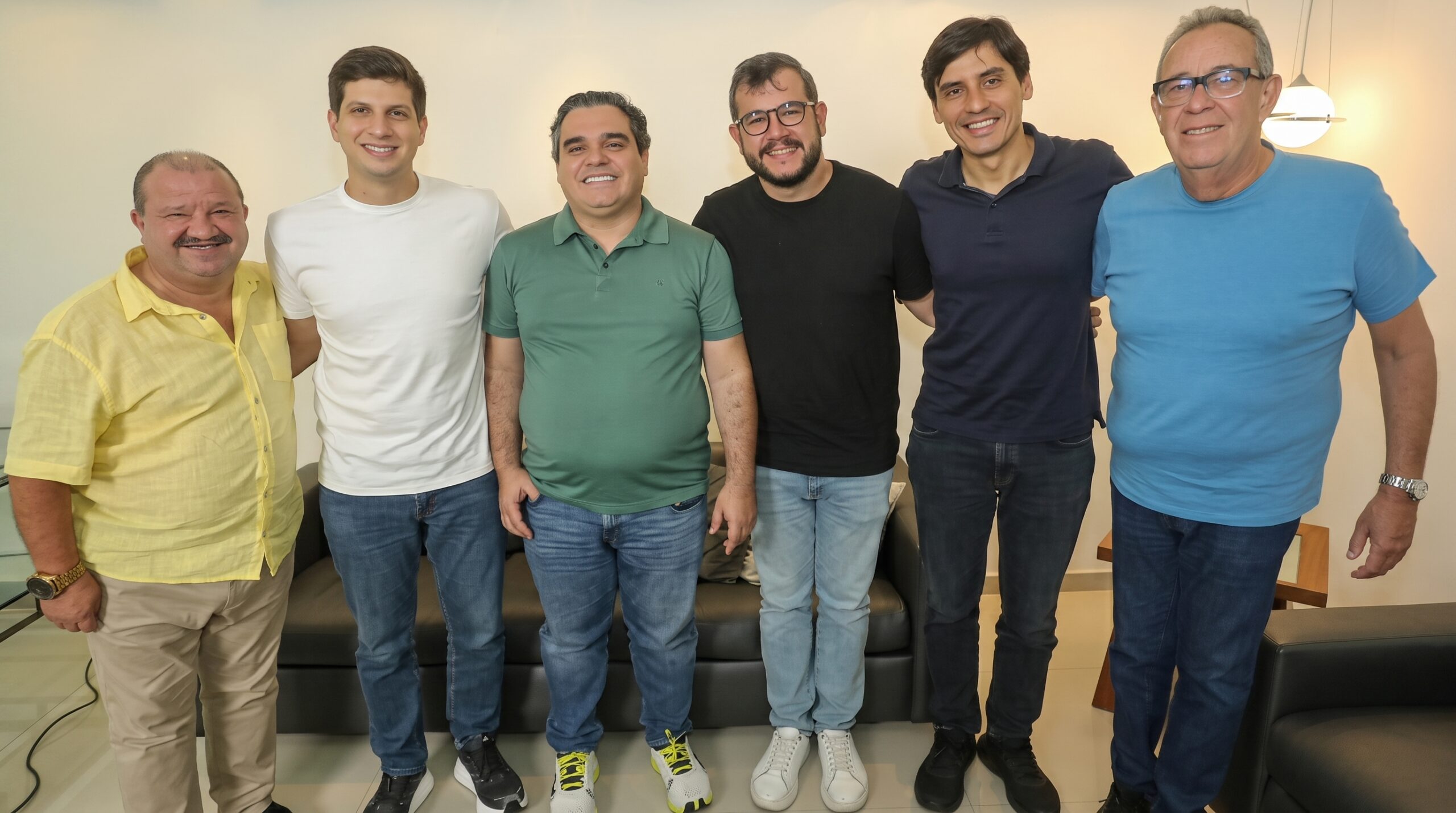 Moacir Bezerra ao lado de João Campos, Gabriel Porto e Álvaro Porto