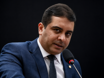 Deputado Fernando Rodolfo é condenado por calote de R$ 59 mil em evento de Bolsonaro em Caruaru