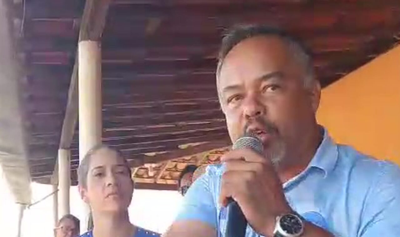 Keno Bentevi mostra trabalho e reúne Iza e Túlio por Saloá