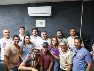 Marcos Patriota mostra força em Jupi, da rádio ao almoço com o povo