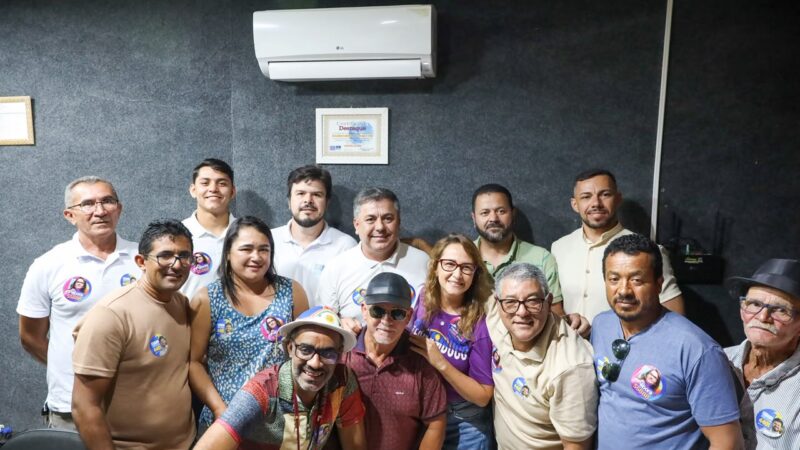 Marcos Patriota mostra força em Jupi, da rádio ao almoço com o povo